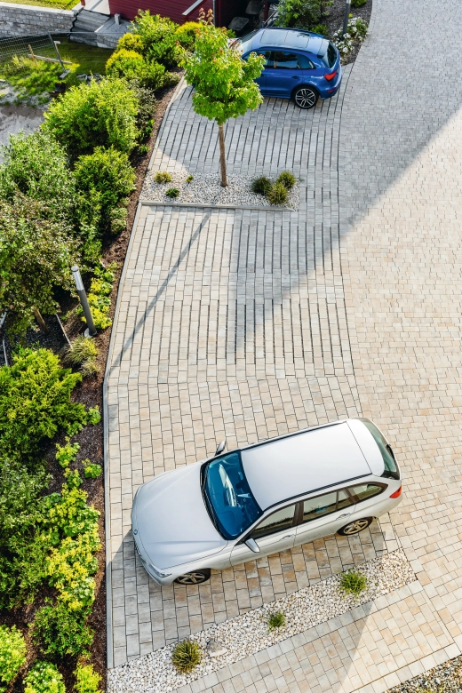 Parkplatz mit ökologischem Flächenbelag