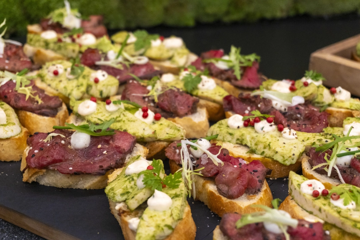 Canapes mit Roastbeef