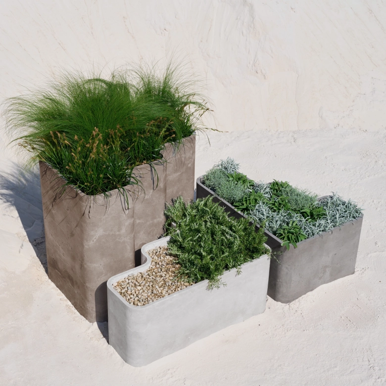 Cascade planter designed by Bodo Sperlein x Gravelli in drei Farben und drei Größen.