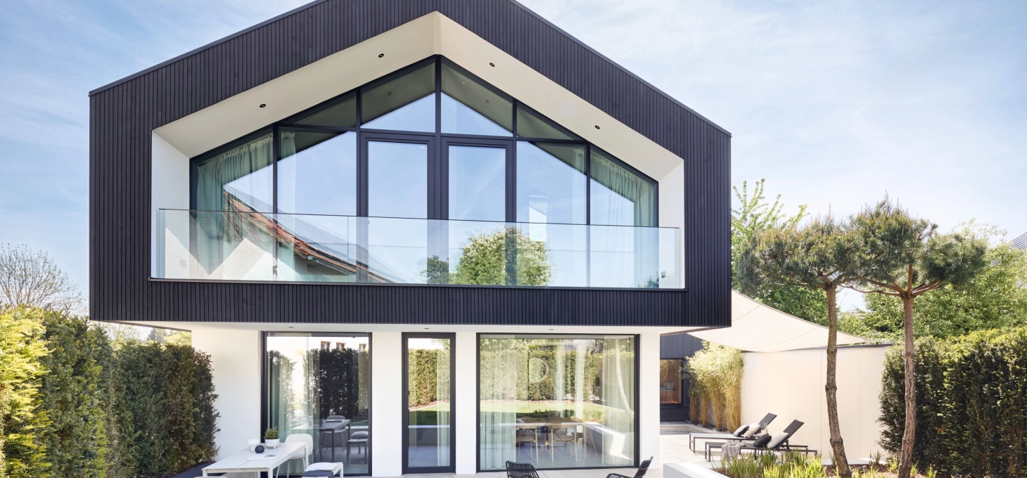 Modernes Haus Fenster Terrasse