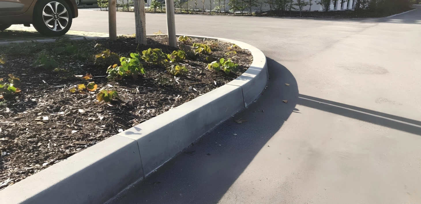 GDM.HOCHBORD an Parkplatz verbaut