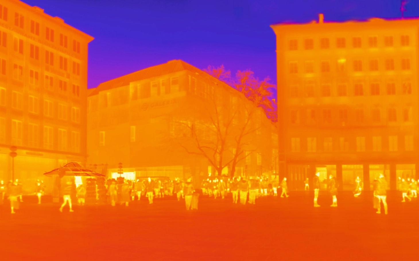 Wärmebildaufnahme die Hitze in der Innenstadt von München zeigt.