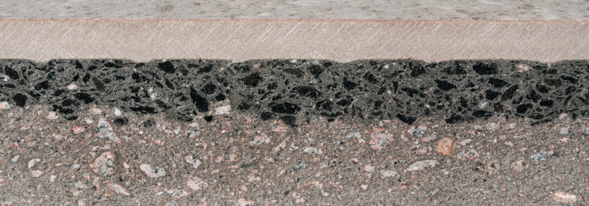 Die Keramik-Verbundplatte GDM.LIVA twice im Querschnitt