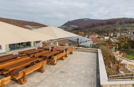 natur idyllisch cafe hofladen terrasse