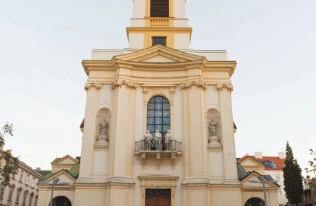 vorplatz kirche