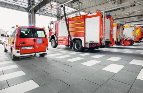 gerätehaus feuerwehr garage