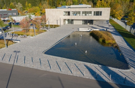 platz flachdachbau teich unternehmen