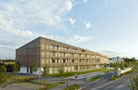 realschule platz bepflanzt