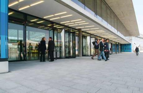 messe zentrum platz eingang