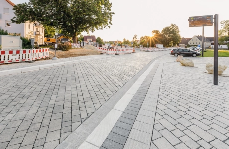 dorfplatz modern bepflanzt