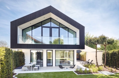 Modernes Haus Fenster Terrasse