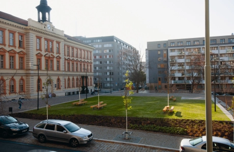 platz bürogebäude park