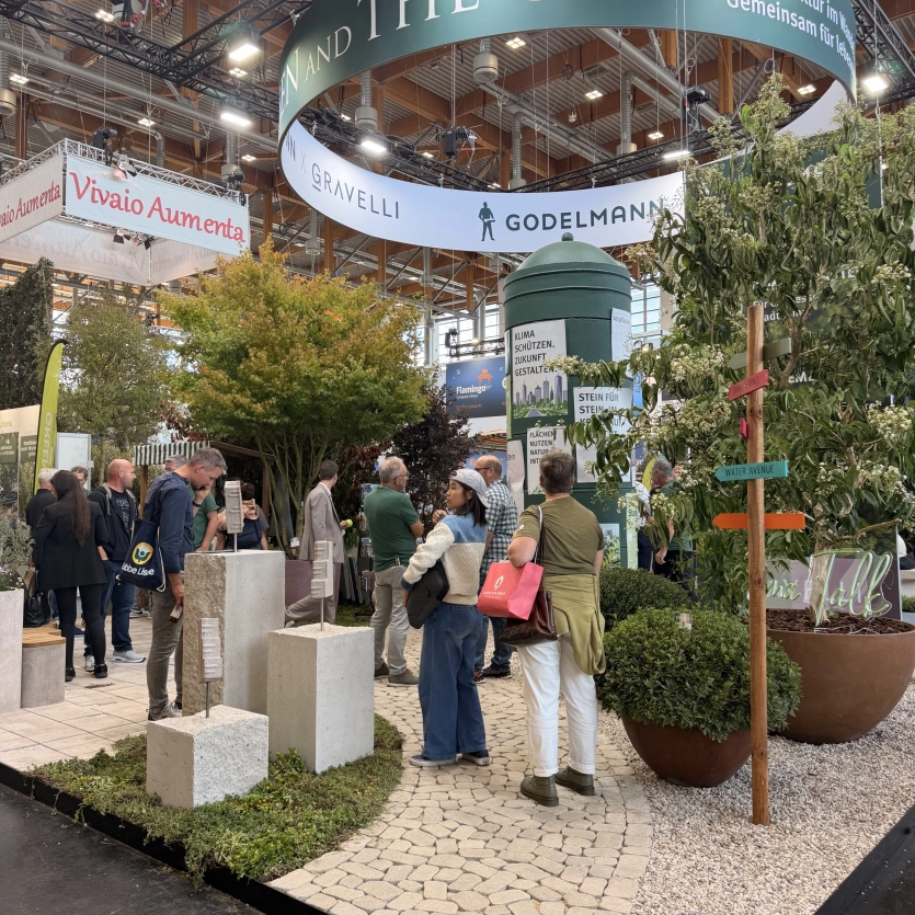 GREEN and THE CITY Messestand auf der GaLaBau 2026 von GODELMANN und Gravelli