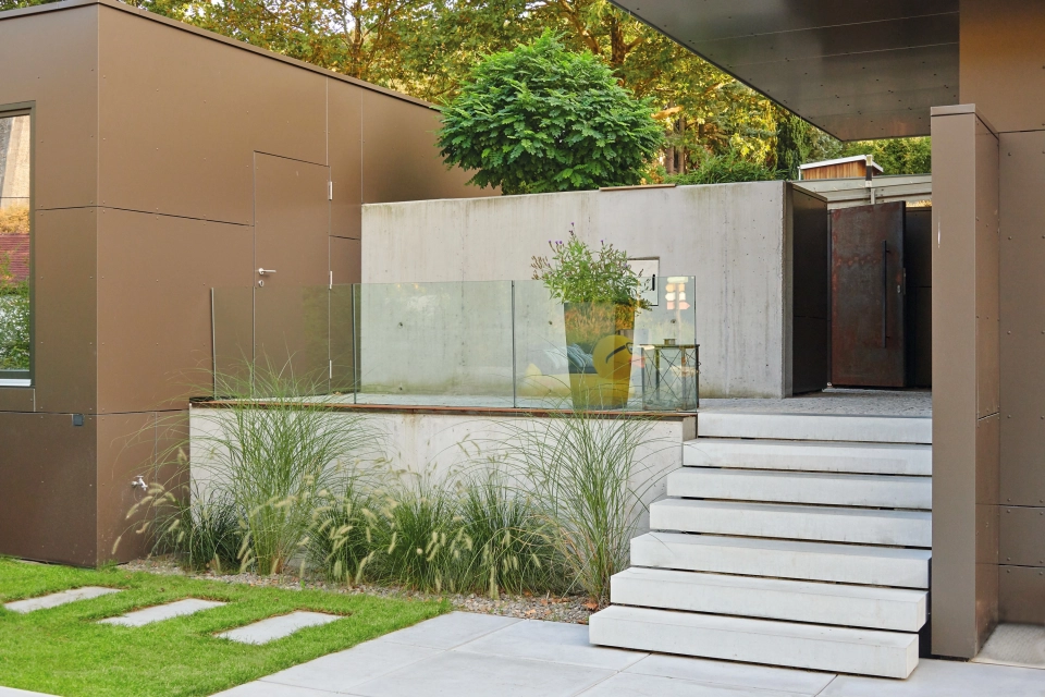 garden modern planted