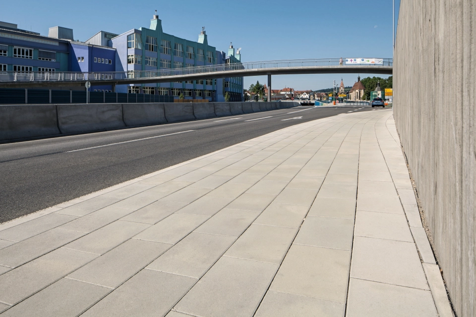 bypass road sidewalk