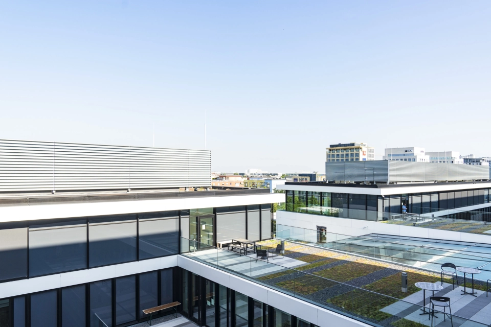 bürogebäude terrasse unternehmen