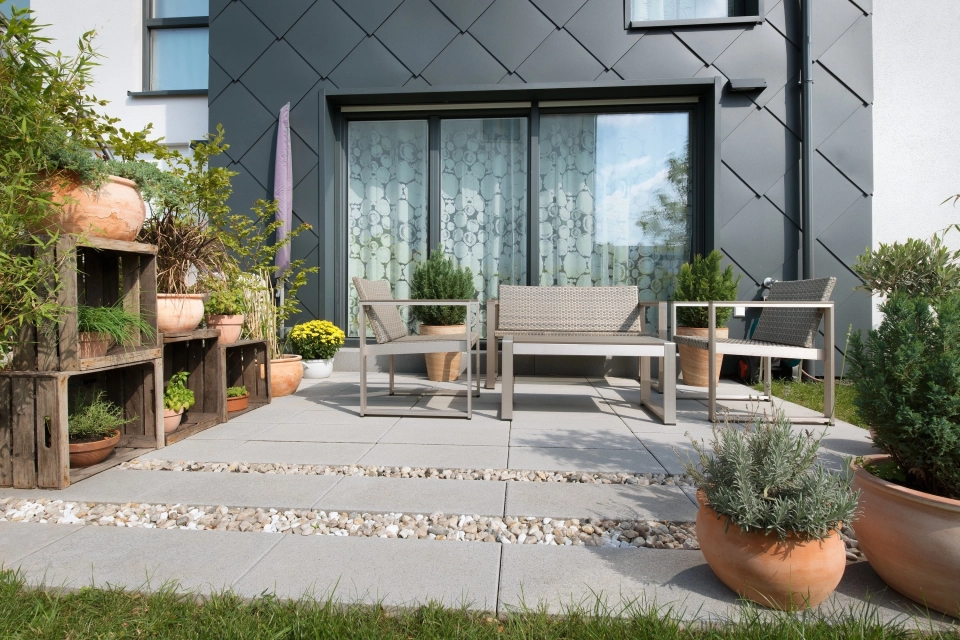 terrasse stilvoll bepflanzt