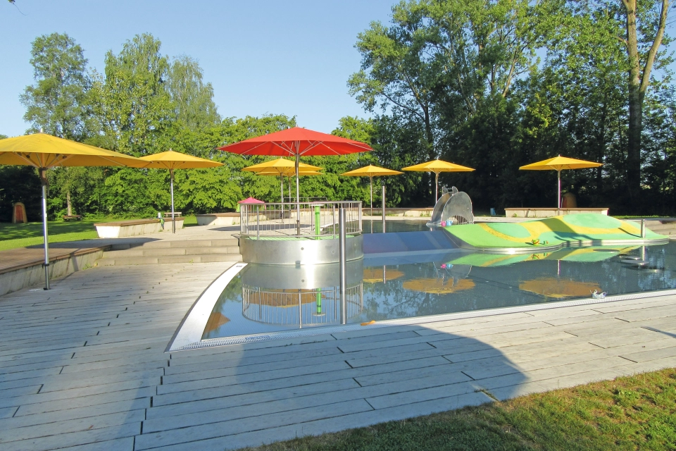 freibad treppe wasserbecken